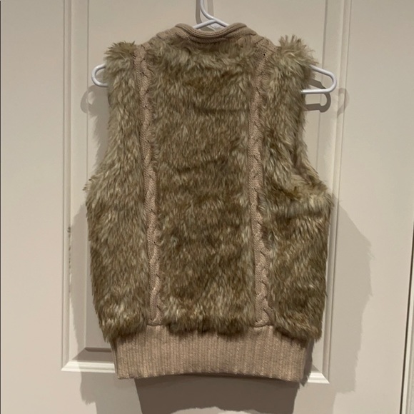 Vest - Picture 2 of 5